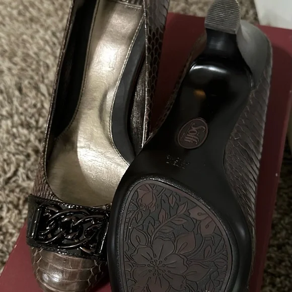 Sofft “Teresina” Brown snake pumps with chain detail - Picture 5 of 10